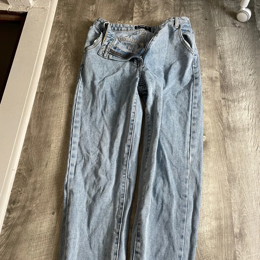 jeans - Picture 1 of 3